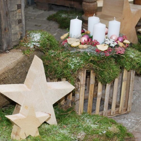 Produktkategorie | Bastelbedarf - Holzstern, Holzkiste und Gesteck